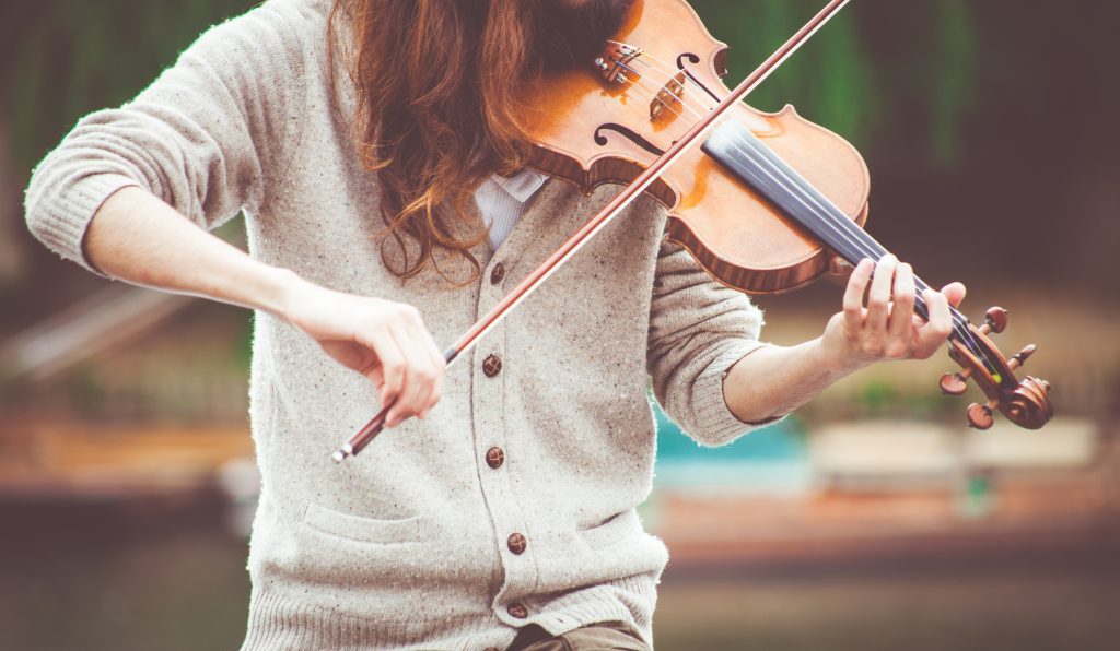 Femme violon